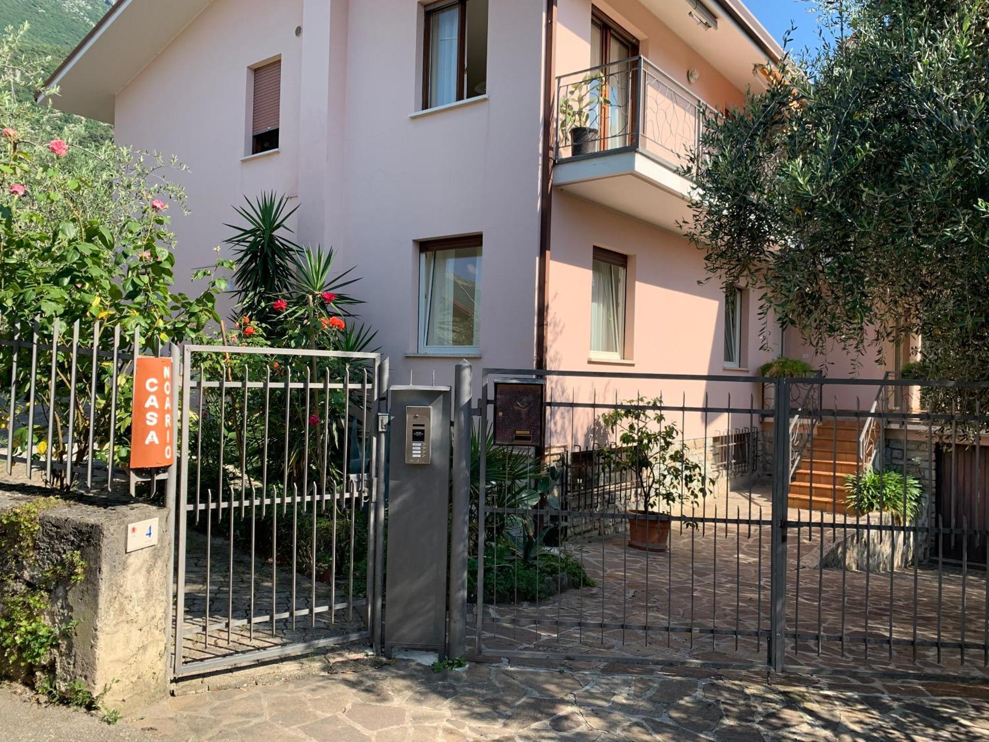 דירות מאלצ'סינה Casa Noario מראה חיצוני תמונה